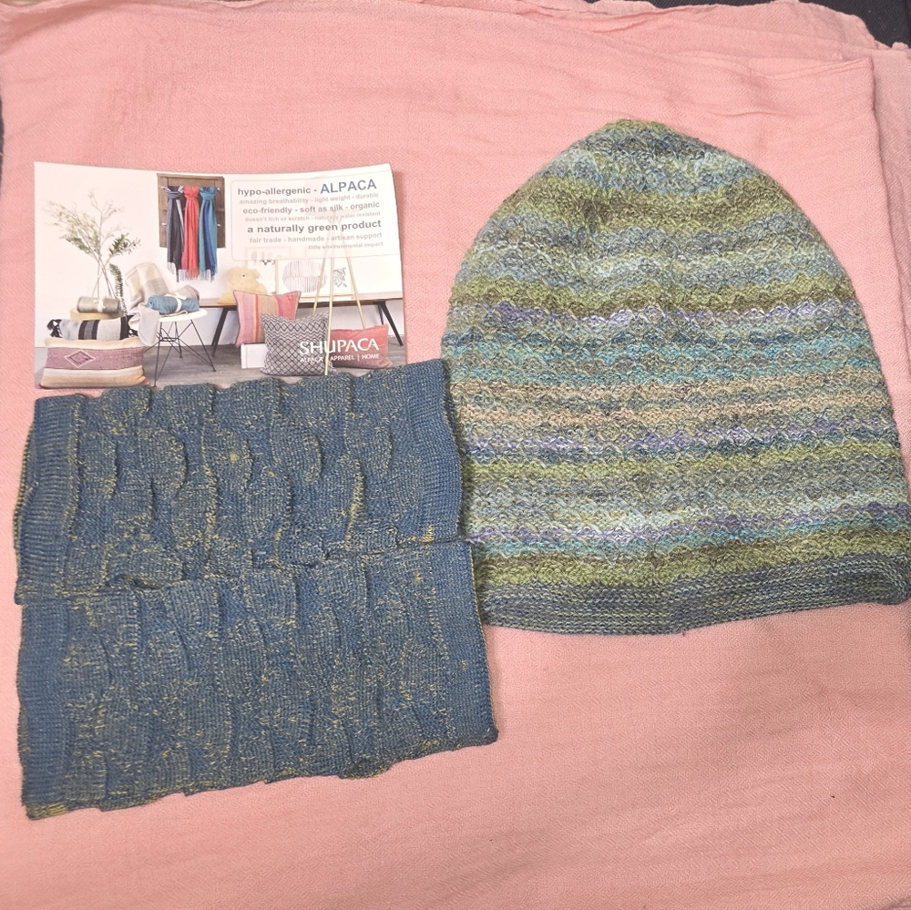 Fairtrade Artisan Shupaca Hat & Fingerless Mitts